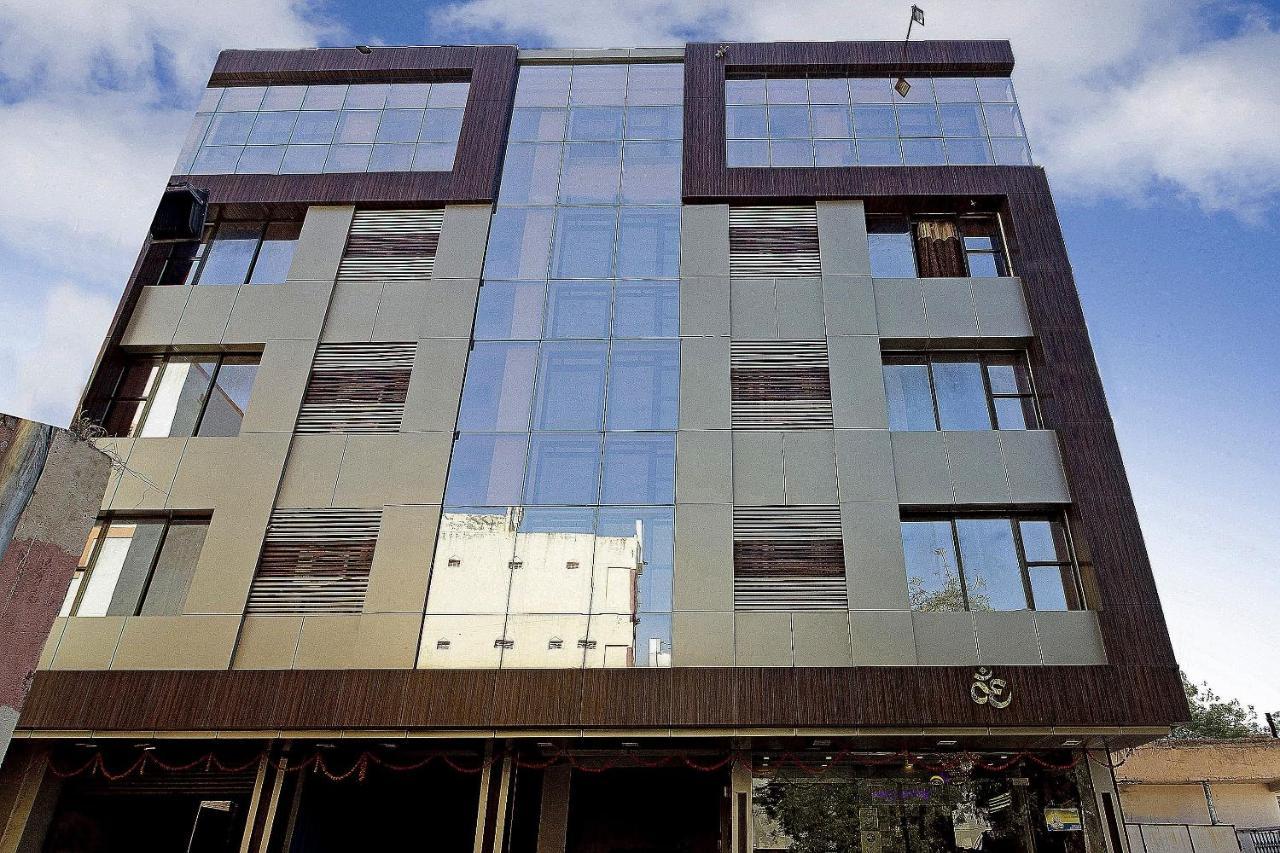 Hotel Netra Sai Sirdi Kültér fotó