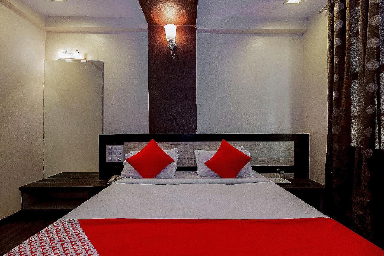 Hotel Netra Sai Sirdi Kültér fotó